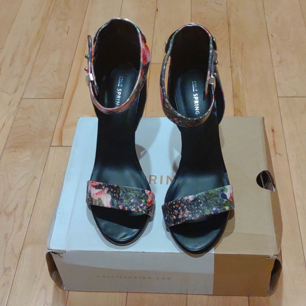 Women's shoes
